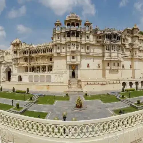 Golden Triangle Tour with Udaipur from Delhi